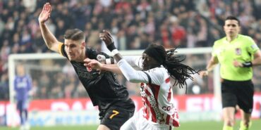 son-dakika-galatasaray-firsat-tepti-sari-kirmizili-ekip-sampiyonluk-macinda-samsunspora-4-1-maglup-oldu-12UPspWC.jpg