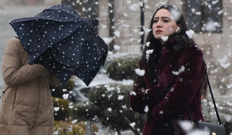 son-dakika-meteoroloji-ve-akomdan-pes-pese-uyari-balkanlardan-giris-yapti-bahar-bitti-kis-LHA8UfeE.jpg