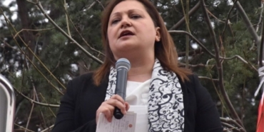 tezler-yine-alevlendi-chpli-belediye-baskani-akpye-geciyor-wHs1rFOF.jpg