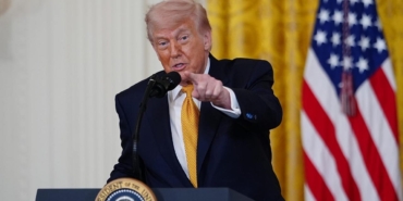 trump-bir-ulkeyle-daha-kopruleri-atiyor-askerlerini-cekecek-HO7Bu9rC.jpg