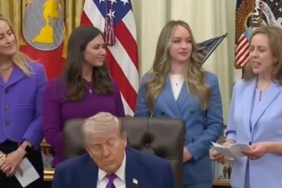 trump-etkinlikte-kameralar-onunde-yine-uyukladi-ZI5S66H8.jpg