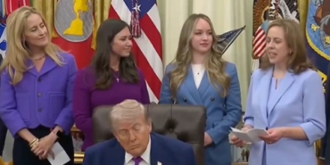 trump-etkinlikte-kameralar-onunde-yine-uyukladi-ZI5S66H8.jpg