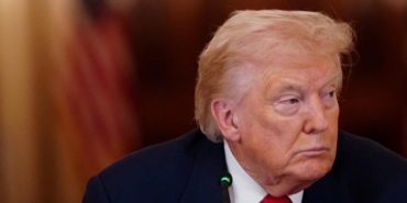 trumpa-bir-sok-daha-mahkeme-uygulamaya-konan-gumruk-vergilerini-hukuksuz-buldu-NIXbsUhQ.jpg