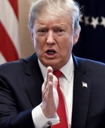trumptan-federal-benzin-vergisini-askiya-alma-karari-tkY8ctym.jpg