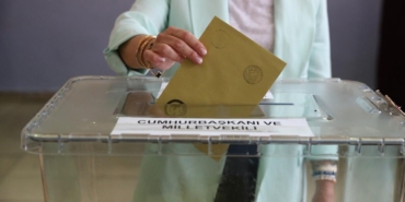 yolsuzluklarla-anilan-chp-kayiplarda-ak-parti-oylarini-artiriyor-yeni-anket-geldi-wMgBYEKT.jpg
