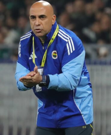 zeki-murat-gole-fenerbahcedeki-teknik-direktor-algisini-degistirdi-yabanciyi-rafa-kaldirdi-bDCgMaDp.jpg