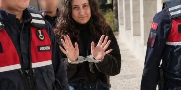 zeytin-dalindaki-kelepceyi-cozun-esrayi-birakin-mrNrWYt2.jpg